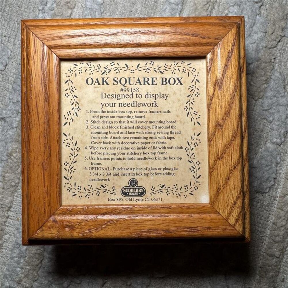 Vintage Sudberry House Oak Square Box #99158 Needlework Cross Stitch Display